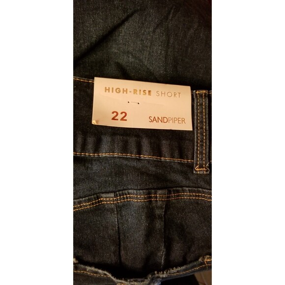 Women's Shorts Size 22 Hi-Rise Distressed Denim Blue Pockets New with Tags - Picture 7 of 7